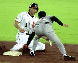 Akiyama out in Game 4 of Japan Series